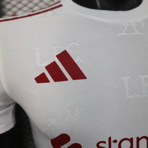 Camisa de Futebol Liverpool Edição Especial 10 Versão Jogador 2025/2026  — view 4