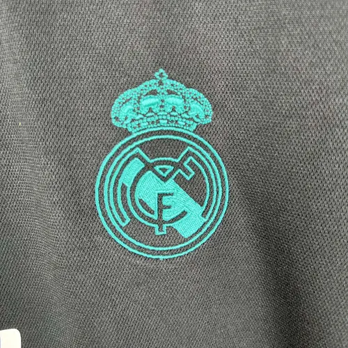 Camisa de Futebol Visitante Retro Real Madrid 2017/2018  — view 6