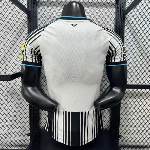 2026/2027 Spielerversion Newcastle United Heimtrikot   — view 2