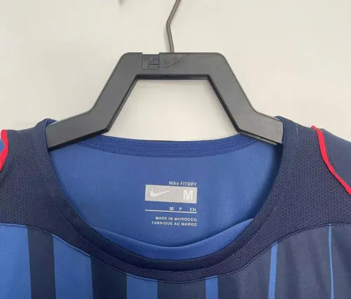 2004/2005 Retro Barcelona Away Football Shirt  — view 3