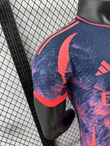 2024/2025 Version Joueur Real Madrid Édition Spéciale 10 Maillot de Football  — view 4