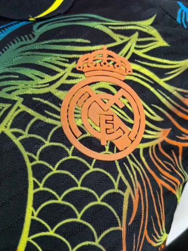 2025/2026 Spielerversion Real Madrid Bunter Drache Schwarz Sonderausgabe Fußballtrikot  — view 4