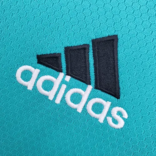 2021/2022 Real Madrid Training Wear Football Shirt Green — view 4