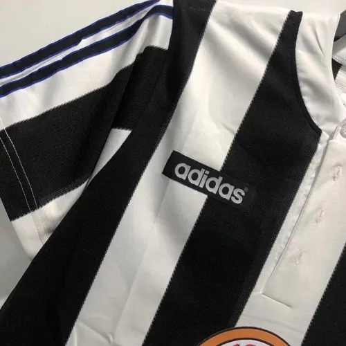 1995/1997 Retro Newcastle United Heim Fußballtrikot  — view 3