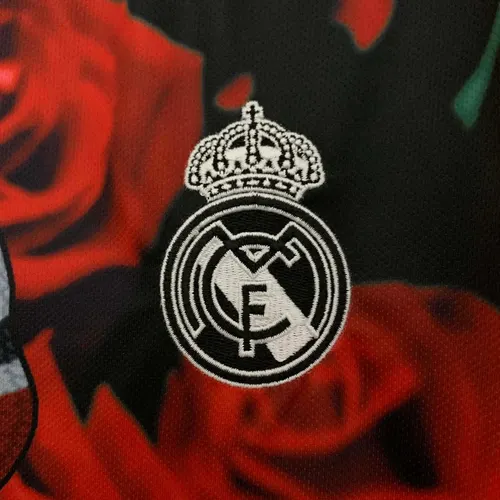 2025/2026 Real Madrid Red Rose Special Edition Fußballtrikot  — view 6