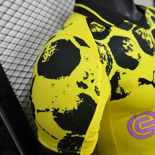 Camisa de Futebol Dortmund Casa Publicidade Rosa Versão Jogador 2025/2026  — view 6