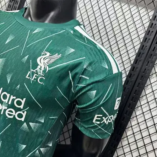2026/2027 Player Version Liverpool Goalkeeper Football Jersey   — view 7