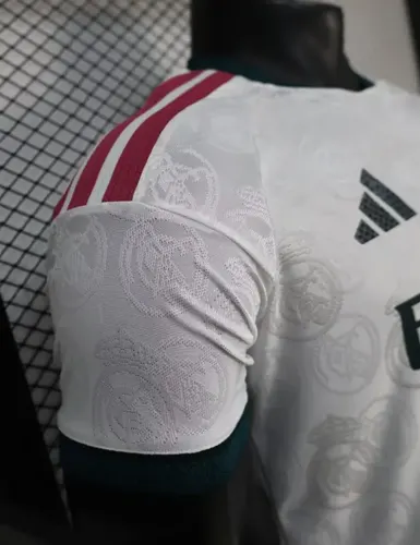 Camisa Edição Especial 04 Real Madrid Versão Jogador 2026/2027 Futebol   — view 6