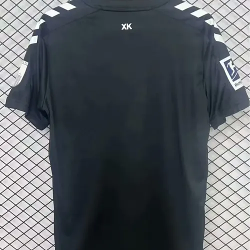 2025-2026 FC Magdeburg Sonderedition Fußballtrikot AAA fan-gradät — view 2