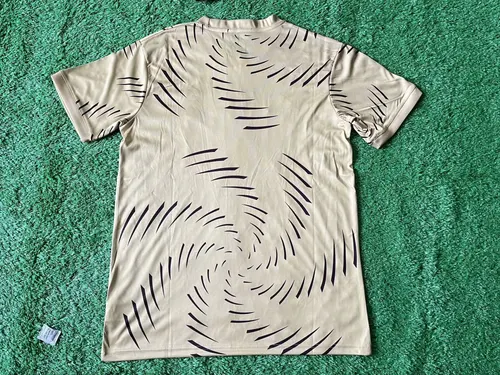 2025/2026 Camiseta de Fútbol de Entrenamiento del Real Madrid  — view 2