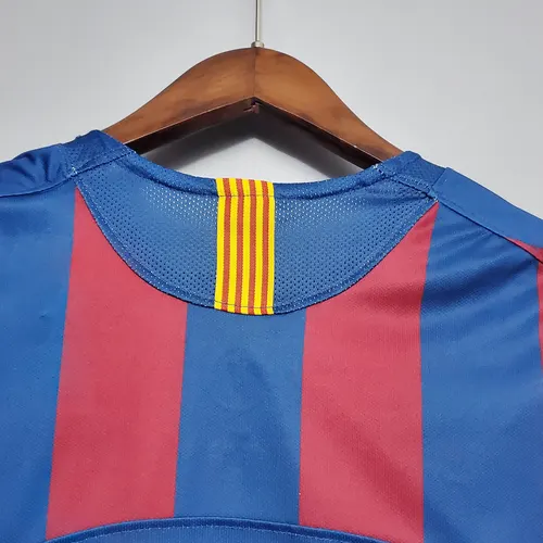 Maillot de football domicile rétro Barcelone UEFA Champions League 2005/2006  — view 6