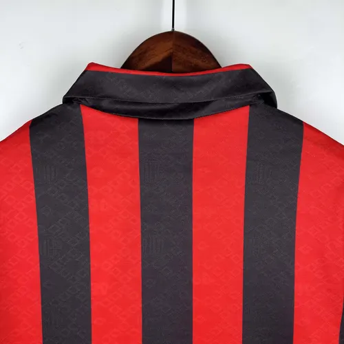 قميص كرة قدم AC Milan الكلاسيكي داخل الأرض 1989/1990 جودة تايلاندية — view 4