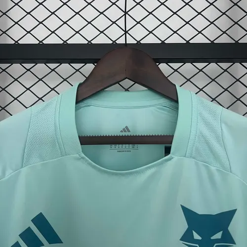 2025/2026 Wolverhampton Wanderers Training clothes Football Shirt  — view 3
