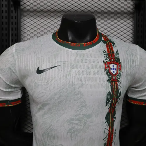 Camiseta de Fútbol Edición Especial de Portugal Versión Jugador 2026 AAA calidad para aficionados — view 3