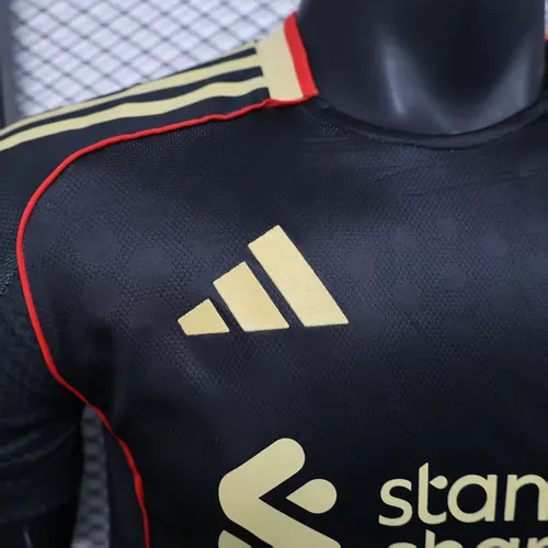 2025/2026 Versión Jugador Liverpool Edición Especial Negra Camiseta  Calidad Thai — view 4