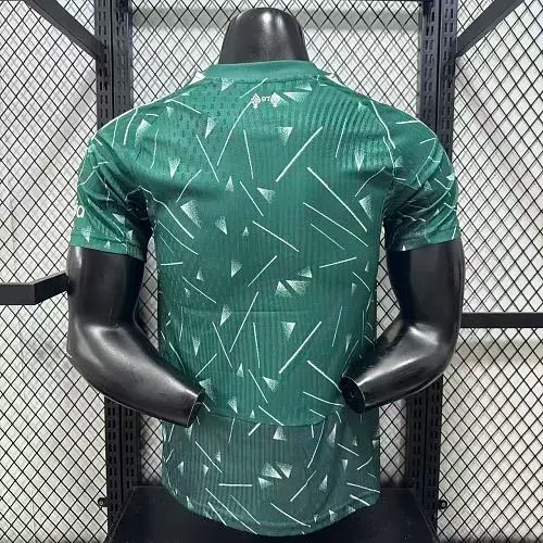 2026/2027 Player Version Liverpool Goalkeeper Football Jersey   — view 2