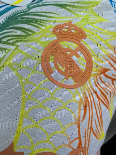 2025/2026 Spielerversion Real Madrid Bunter Drache Weiß Sonderausgabe Fußballtrikot  — view 4