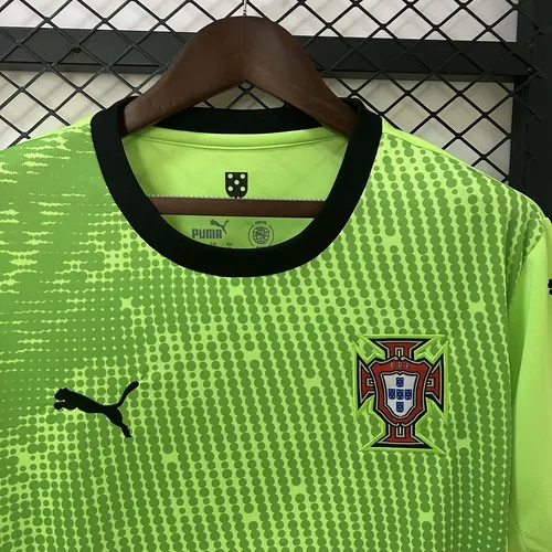 2025 Portugal Torwart Grün Fußballtrikot AAA Fan-Qualität — view 3