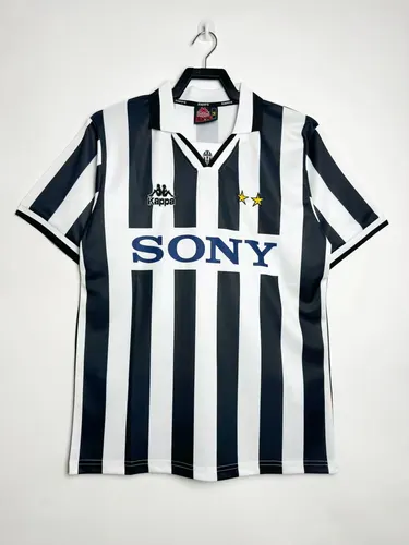 Camiseta de fútbol local retro de la Juventus 1996/1997  — view 1