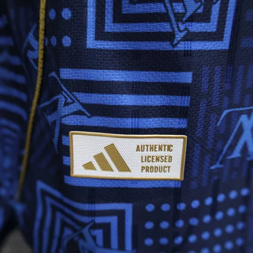 Camisa Real Madrid Versão Jogador Edição Especial 18 2025/2026  — view 9