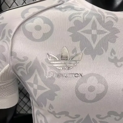 Camisa de Futebol Real Madrid Edição Especial 52 Versão Jogador 2025/2026  — view 5
