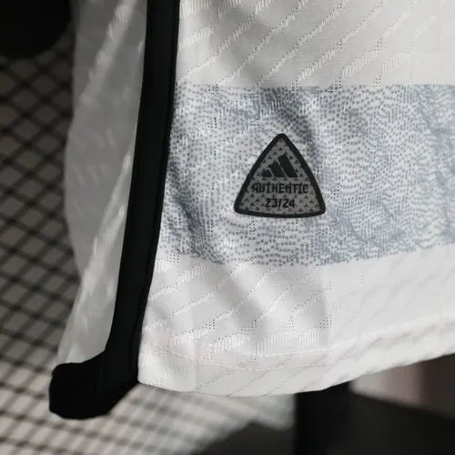 Camiseta de fútbol visitante de la Juventus versión jugador 2023/2024  — view 8