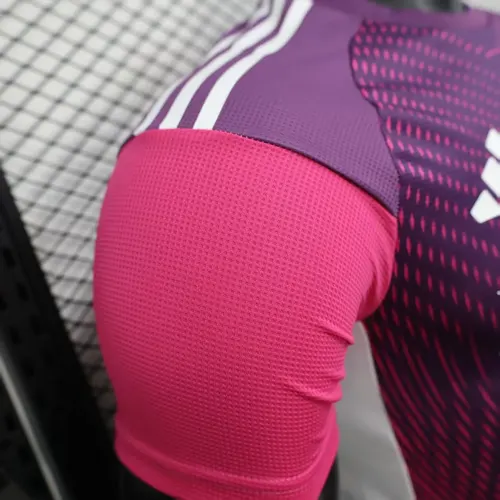 2025/2026 Spielerversion Real Madrid Sonderausgabe 45 Fußballtrikot  — view 6