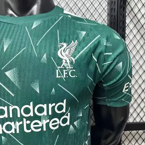 2026/2027 Player Version Liverpool Goalkeeper Football Jersey   — view 9