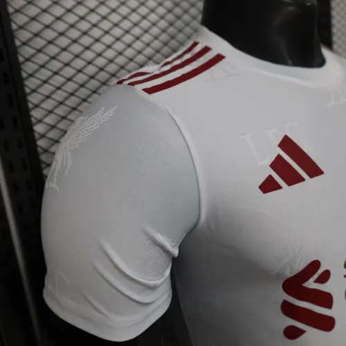 Camisa de Futebol Liverpool Edição Especial 10 Versão Jogador 2025/2026  — view 6
