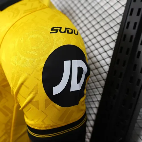 2025/2026 Spielerversion Wolverhampton Wanderers Heim Fußballtrikot  — view 7