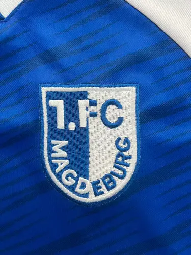 2025-2026 FC Magdeburg Heim-Fußballtrikot  — view 6