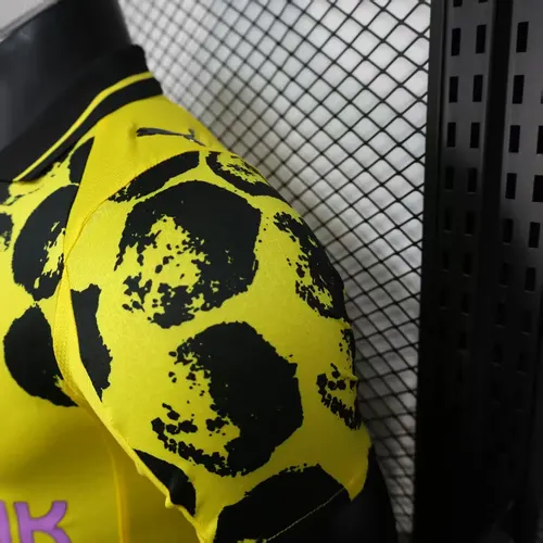 Camisa de Futebol Dortmund Casa Publicidade Rosa Versão Jogador 2025/2026  — view 7