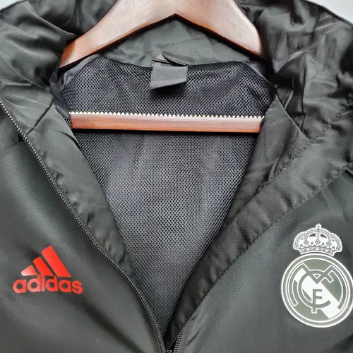 Chaqueta Cortavientos Real Madrid Negra 2021 (Borde Blanco y Rojo) — view 6