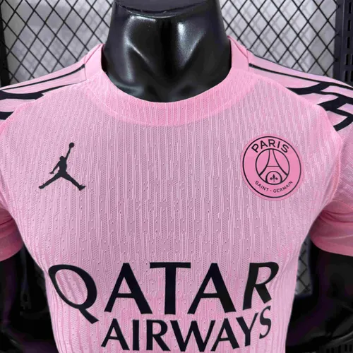 2025/2026 Versão Jogador Paris Saint-Germain Quarto Away Rosa Camisa de Futebol  — view 3