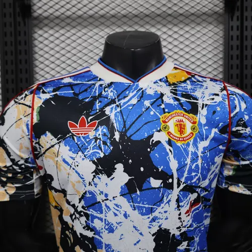 Versão Jogador 2026/2027 Manchester United x Stone Roses Camisa de Futebol Azul   — view 3