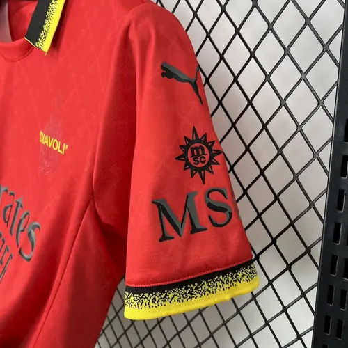 2025/2026 AC Milan Edição Co-Branded Vermelha Camisa de Futebol  — view 7