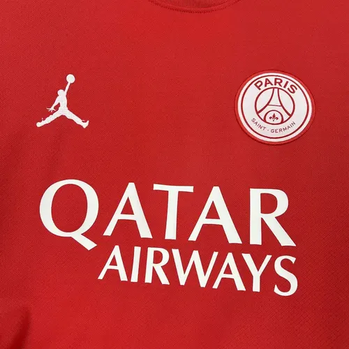 2025/2026 Paris Saint-Germain red goalkeeper Football Jersey  — view 4