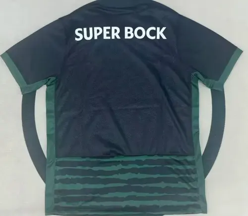 2025/2026 Sporting Lisbon Christmas edition Football Shirt  — view 2
