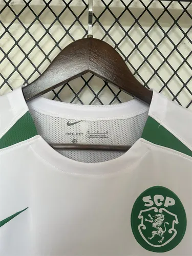 2024/2025 Sporting Lissabon 60. Jubiläumsausgabe Fußballtrikot  — view 3