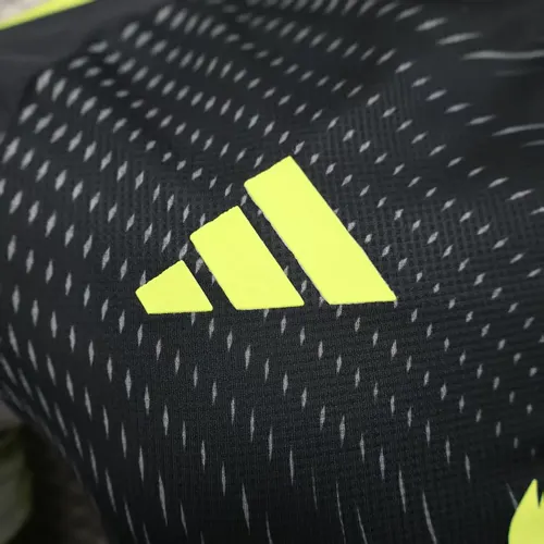 2025/2026 Spielerversion Manchester United Sonderausgabe 03 Fußballtrikot  — view 4