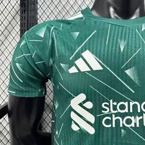 2026/2027 Player Version Liverpool Goalkeeper Football Jersey   — view 8