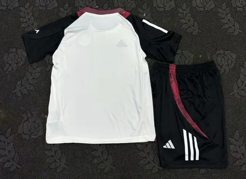 2025/2026 Ropa de Entrenamiento Manchester United  Talla Infantil — view 2