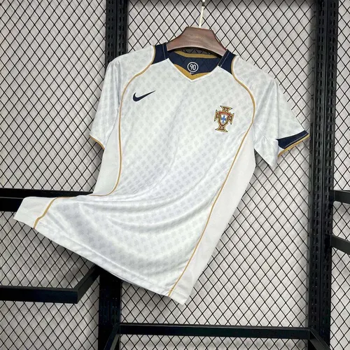 Maillot de football rétro 2004 Portugal Extérieur AAA qualité fan — view 5