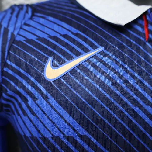 Maillot de football domicile France manches longues 2026 Version Joueur AAA qualité fan — view 4