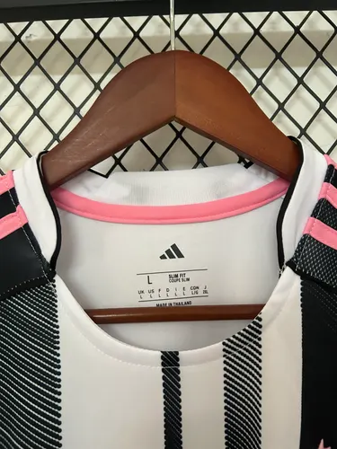 2025/2026 Juventus Heim Fußballtrikot  — view 3