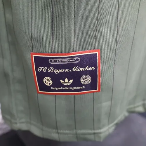 2025/2026 Spielerversion Bayern München Freizeitversion Fußballtrikot  — view 8