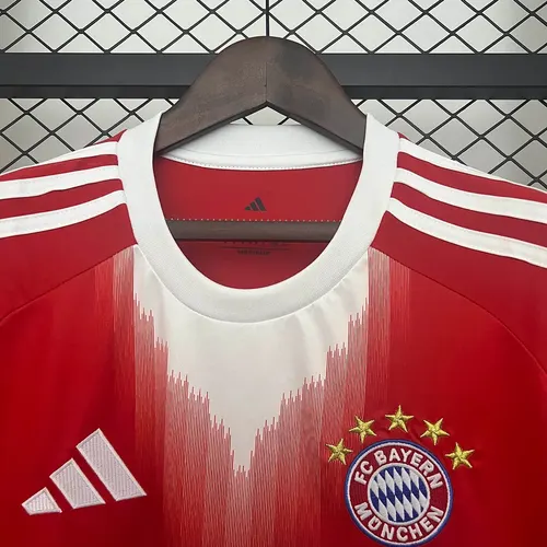 2025/2026 Bayern Munich Home Football Shirt   — view 3