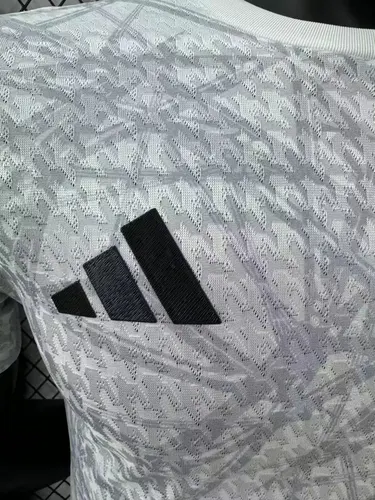 2024/2025 Version Joueur Real Madrid Édition Spéciale 08 Maillot de Football  — view 5