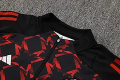 2024/2025 Manchester United Halb-Reißverschluss Trainingsanzug Schwarz Rot Fußballtrikot AAA fan-gradät Set — view 5