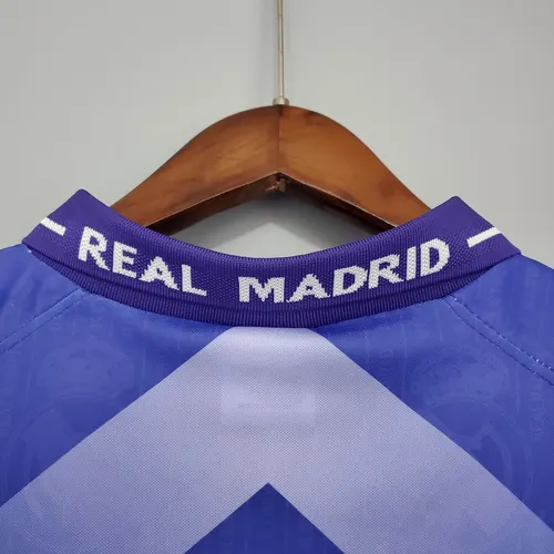 1996/1997 Retro Real Madrid Auswärts Fußballtrikot AAA fan-gradät — view 6